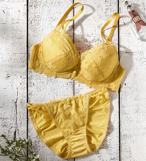 YU'NOW（ユナウ）の「プチプラブラ＆ショーツセット（ブラジャー＆ショーツセット）」｜マスタード系レース