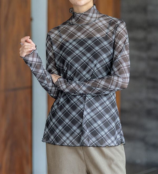 BELLUNA（ベルーナ）の「【重ね着インナー】シアー素材ハイネックインナープルオーバー（カットソー）」｜詳細画像