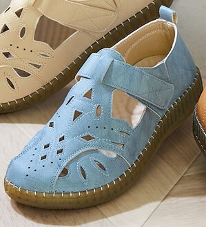 BELLUNA（ベルーナ）の「ステッチ使いゆったりカットワークサンダル（サンダル・ミュール）」｜ブルー