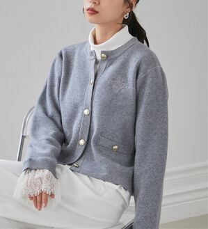 RANAN（ラナン）の「袖レースフリルゴールドボタンカーデ（ニットカーディガン）」｜グレー