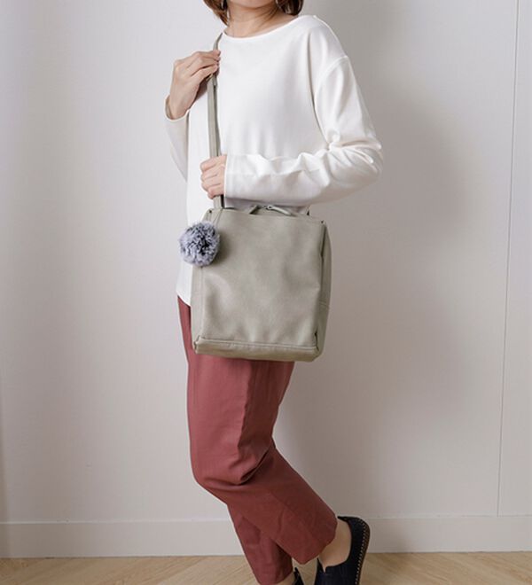 BELLUNA（ベルーナ）の「ガバッと開く！充実収納の３層式ミニショルダー（ショルダーバッグ）」｜詳細画像