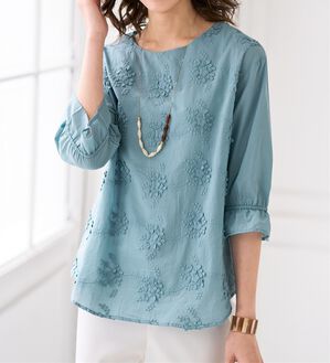 BELLUNA（ベルーナ）の「【店舗・ネット限定】モチーフレース使い袖ギャザーブラウス（ブラウス）」｜詳細画像