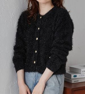 RANAN（ラナン）の「ゴールド調ボタンラメシャギーカーディガン（ニットカーディガン）」｜ブラック