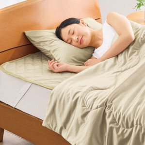 「シルクタッチ冷感軽寝具（敷パッド）」｜モカ
