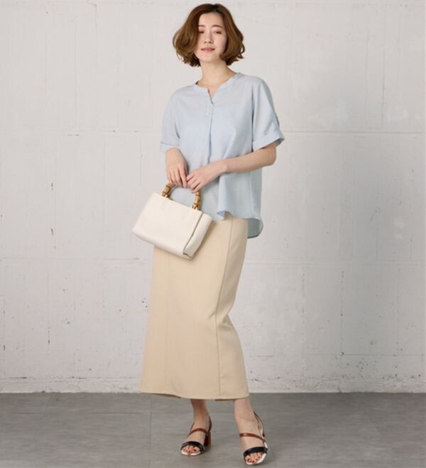 BELLUNA（ベルーナ）の「麻調合繊パール付タックデザインブラウス（ブラウス）」｜詳細画像