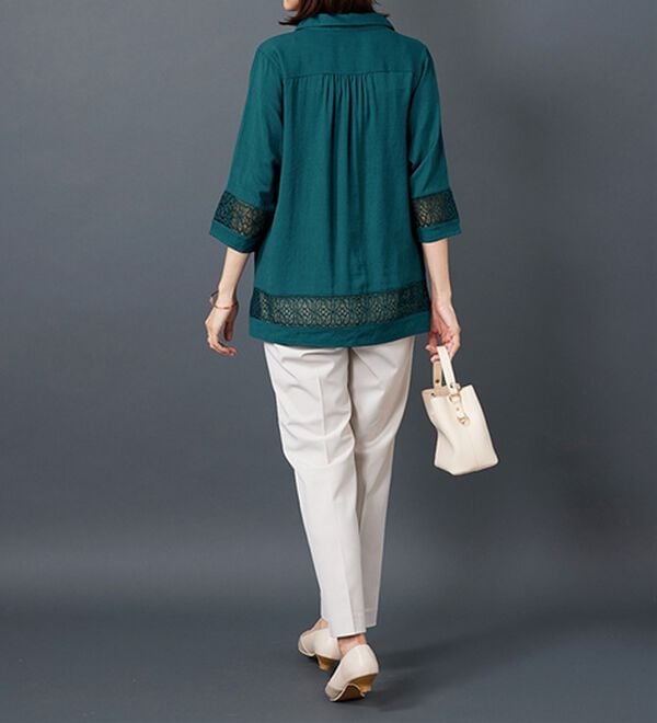 BELLUNA（ベルーナ）の「袖＆裾レースデザインシャツチュニック（チュニック）」｜詳細画像