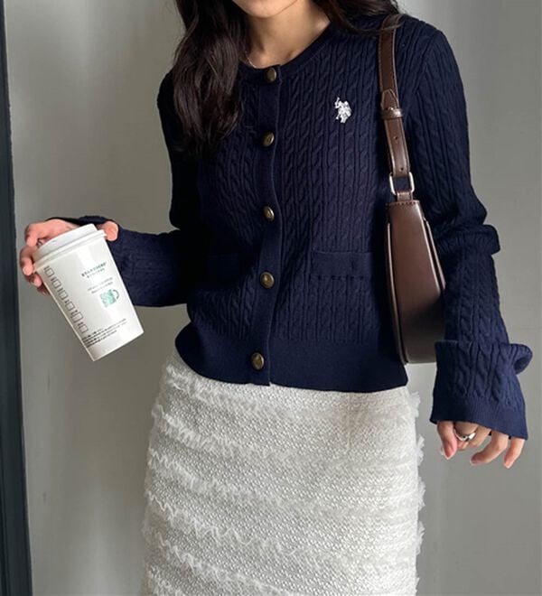 RANAN（ラナン）の「＜Ｕ．Ｓ．Ｐ＞ゴールド調ボタン刺繍ケーブルカーディガン（ニット・セーター）」｜詳細画像