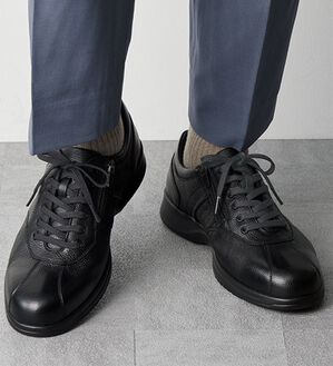 「＜ゴアテックス＞マドラスウォークスニーカー（メンズスニーカー）」｜紐・ブラック