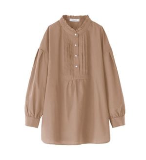 BELLUNA（ベルーナ）の「フリル衿パールボタン使いブラウス（ブラウス）」｜ピンクベージュ