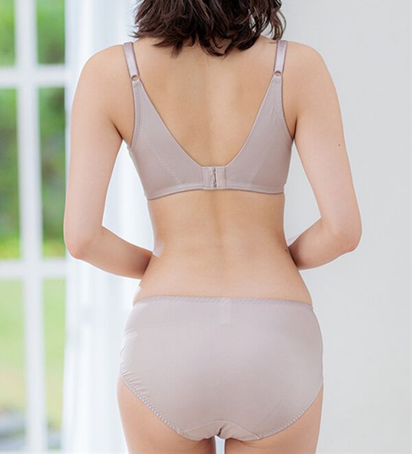 LAVIENNE（ラヴィエンヌ）の「背中美ブラ＆ショーツ（ブラジャー）」｜詳細画像