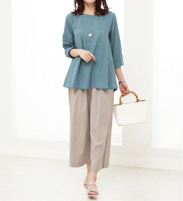 BELLUNA（ベルーナ）の「【店舗・ネット限定】シャドーストライプ素材タック使いブラウス（ブラウス）」｜詳細画像