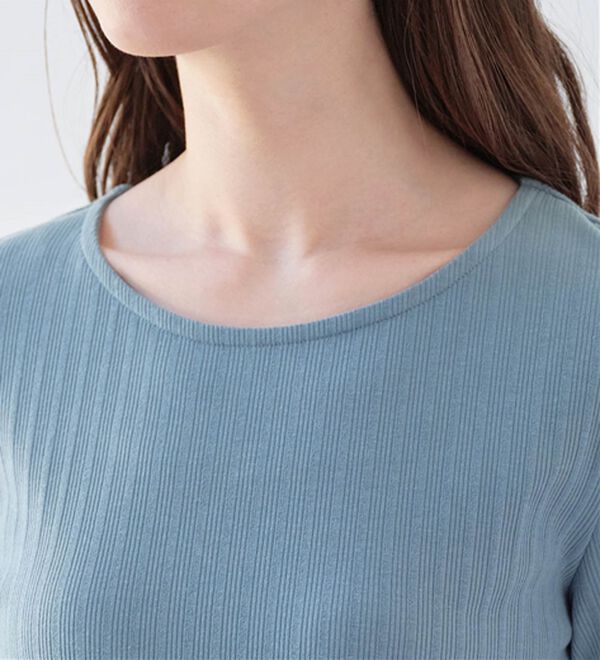 alotta（アロッタ）の「パール調ボタン付テレコリブトップス（カットソー）」｜詳細画像