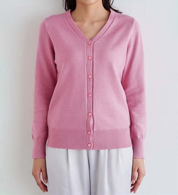 Pierrot（ピエロ）の「【Ｍ～３Ｌ】ふんわり質感プレミアムカシミヤタッチカーディガン（ニットカーディガン）」｜詳細画像