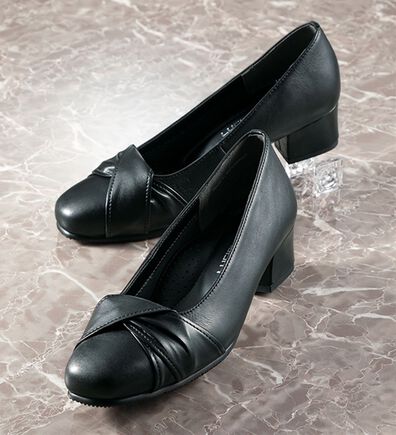 BELLUNA（ベルーナ）の「４Ｅ牛革リボンデザインヒールパンプス（パンプス）」