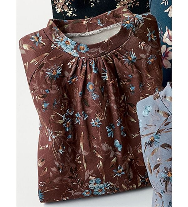 BELLUNA（ベルーナ）の「超長綿１００％彩りプリントチュニック（カットソー）」｜ボタニカル柄(ワイン)