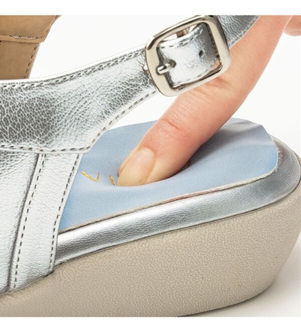 VINNO（ヴィノ）の「軽量・快適はき心地パンチングサンダル（サンダル・ミュール）」｜詳細画像