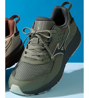 「＜ミズノ＞防水ウォーキングスニーカー（メンズスニーカー）」｜カーキ