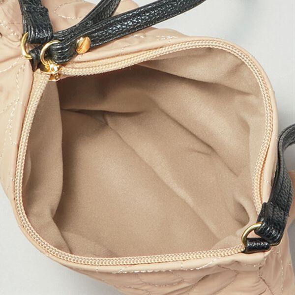 BELLUNA（ベルーナ）の「猫シルエットキルトポシェット（ハンドバッグ）」｜詳細画像