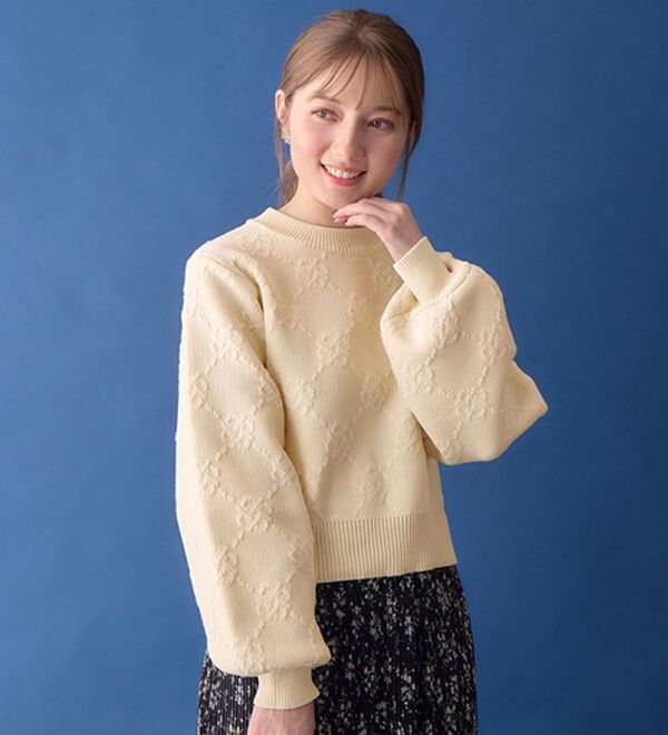 春服★美香着用★新品タグ付★ジャス　♡刺繍ニット ふくれジャカードスポンジニット - ベルーナ【公式】