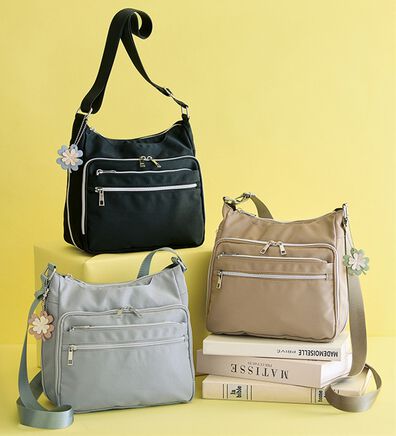 BELLUNA（ベルーナ）の「拡張機能付多収納ショルダー（ショルダーバッグ）」