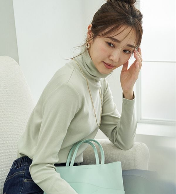 BELLUNA（ベルーナ）の「【選べる衿】肌に優しい綿１００％暖か発熱素材プルオーバー＜ベルホット　コットン＞（カットソー）」｜詳細画像