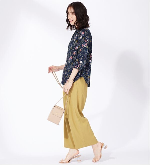 BELLUNA（ベルーナ）の「レーヨン素材ギャザー使いプリントブラウス（ブラウス）」｜詳細画像