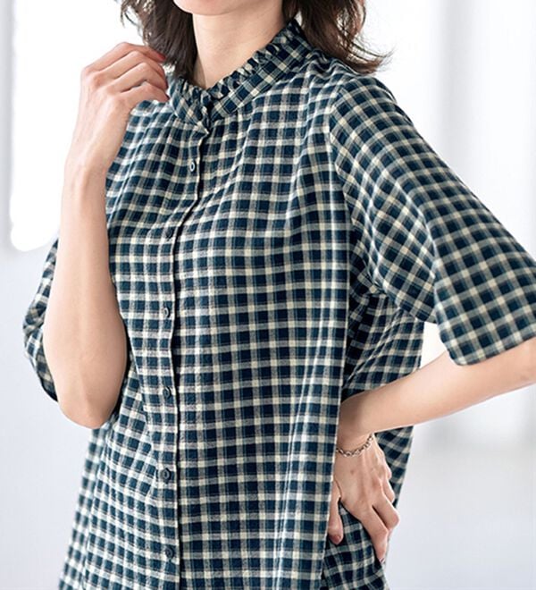 BELLUNA（ベルーナ）の「肌に優しい爽快コットン混フリルブラウス（シャツ）」｜詳細画像