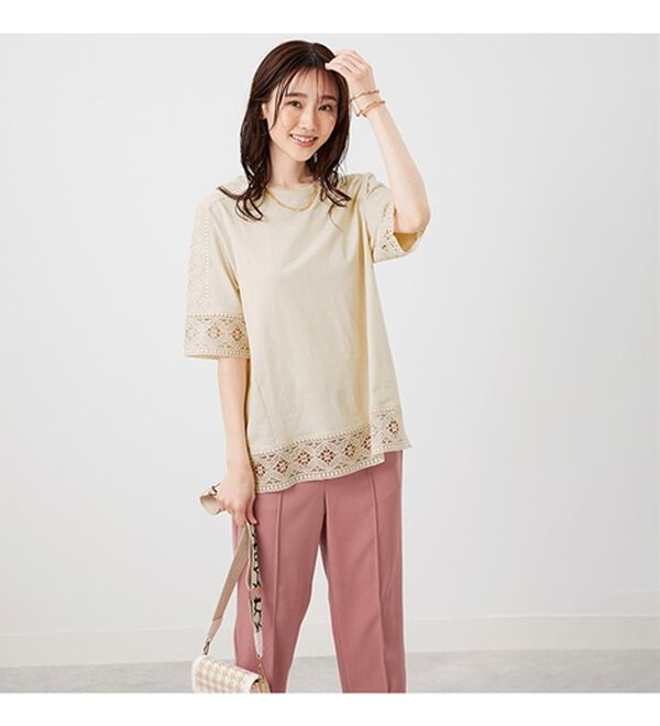 BELLUNA（ベルーナ）の「花柄レース使いデザインプルオーバー（カットソー）」｜詳細画像