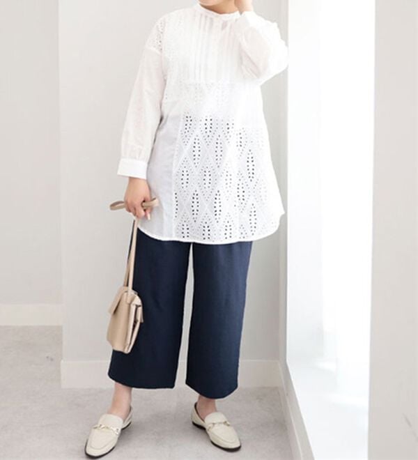 BELLUNA（ベルーナ）の「パネル柄レース刺しゅうシャツチュニック（チュニック）」｜詳細画像