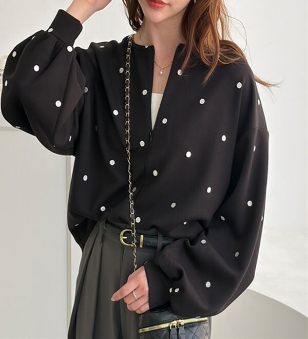 GeeRA（ジーラ）の「ドット刺繍ハーフジップダンボールトップス（カットソー）」｜詳細画像
