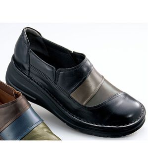 BELLUNA（ベルーナ）の「４Ｅ牛革切替アウトステッチシューズ（スリッポン）」｜黒系