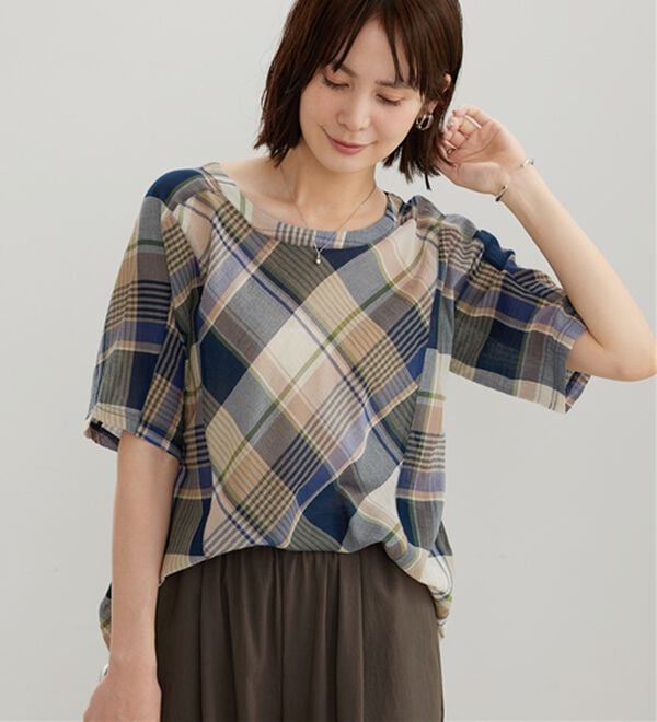 BELLUNA（ベルーナ）の「さらっと快適！Tシャツ見え切替ブラウス（ブラウス）」｜詳細画像