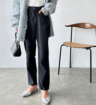 GeeRA（ジーラ）の「美脚シルエットテーパードデニムパンツ（テーパードパンツ）」