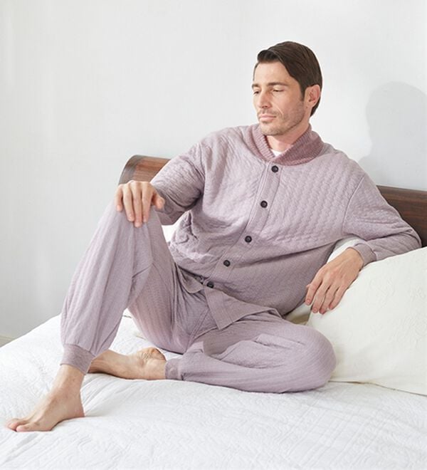 「魔法瓶のように包まれる暖かさのキルトパジャマ（メンズルームウェア）」｜詳細画像