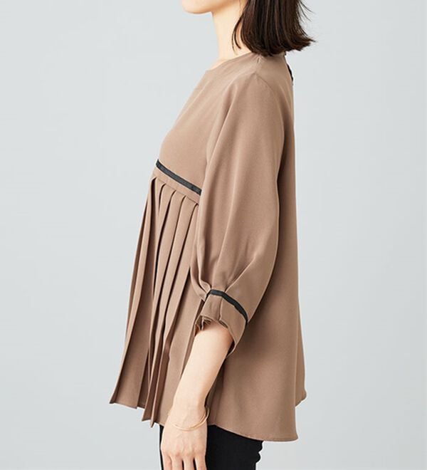 BELLUNA（ベルーナ）の「【Ｌａｇｒｉｌｕａ】配色ライン使いタックデザインブラウス（ブラウス）」｜詳細画像