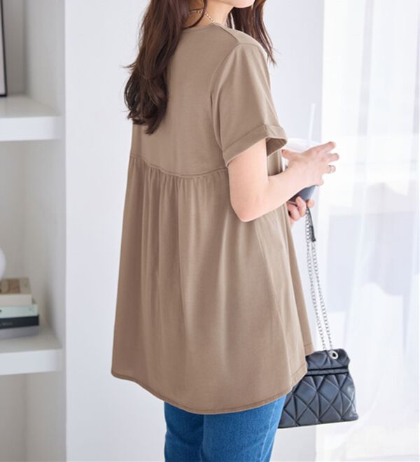 Viola e Viola（ヴィオラ エ ヴィオラ）の「すっきり魅せ切替Ａラインチュニック（チュニック）」｜詳細画像