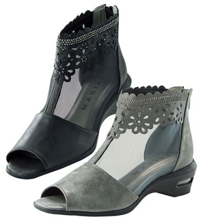 BELLUNA（ベルーナ）の「４Ｅきらめきチュール使いサマーブーツ（ブーツ）」