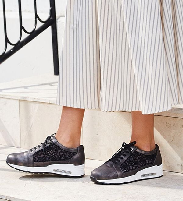 ルフラン（ルフラン）の「４Ｅフラワーレーススニーカー（スニーカー）」｜詳細画像