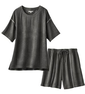 YU'NOW（ユナウ）の「【上下２点セット】ひんやりとろけるレーヨンブレンドパイルパジャマ（パジャマ・ルームウェア）」｜チャコールグレー