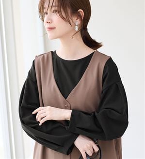 Viola e Viola（ヴィオラ エ ヴィオラ）の「【４つの機能付】楽キレイ袖タックブラウス（ブラウス）」｜ブラック