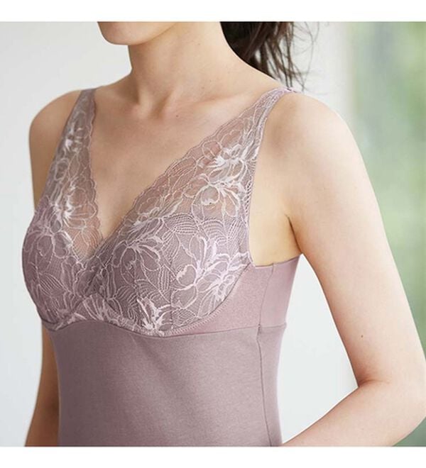 LAVIENNE（ラヴィエンヌ）の「４０代からのラクでもキレイブラキャミ（ブラトップ・カップ付きインナー）」｜詳細画像