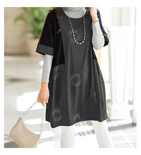 BELLUNA（ベルーナ）の「プリント切替ドルマンデザインチュニック（チュニック）」｜詳細画像