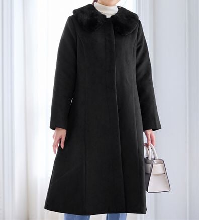 alotta（アロッタ）の「美人シルエットファー付ノーカラーコート【美人百花掲載】（ロングコート）」