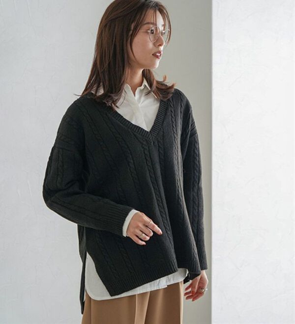Pierrot（ピエロ）の「ケーブル柄深Ｖネックニット（ニット・セーター）」｜詳細画像