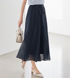 alotta（アロッタ）の「ふんわりシフォンワイドパンツ（ワイドパンツ・ガウチョ）」｜ネイビー