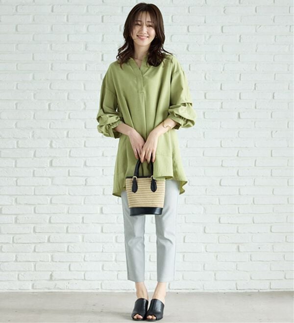 BELLUNA（ベルーナ）の「麻調素材袖タックデザインシャツチュニック（チュニック）」｜詳細画像