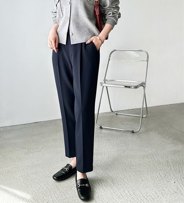 GeeRA（ジーラ）の「美脚きれい魅せ！テーパードパンツ（フルレングスパンツ）」｜ネイビー