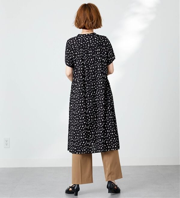 BELLUNA（ベルーナ）の「レーヨン素材肩シャーリング使いワンピース（その他ワンピース）」｜詳細画像