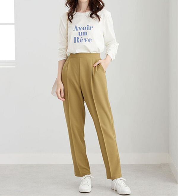 BELLUNA（ベルーナ）の「着回し上手に！きれい見え綿１００％素材ロゴプルオーバー（カットソー）」｜詳細画像