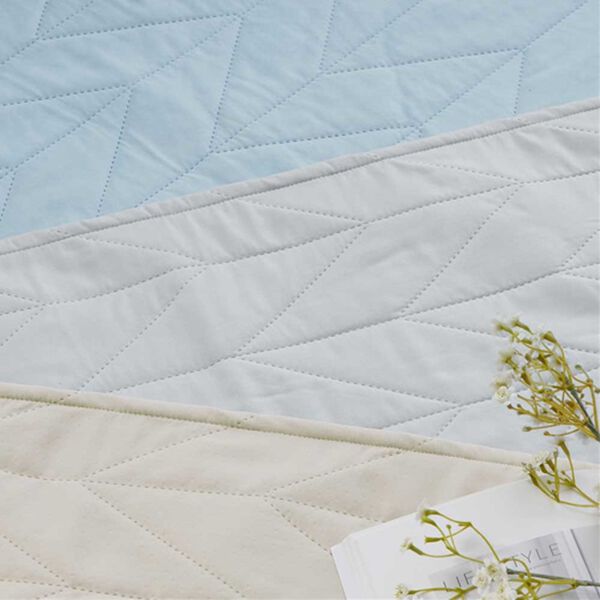 iellio（イエリオ）の「防水マルチカバー＜ソファカバー・ベッドカバー・ラグ・防水・抗菌防臭＞（ソファーカバー）」｜詳細画像